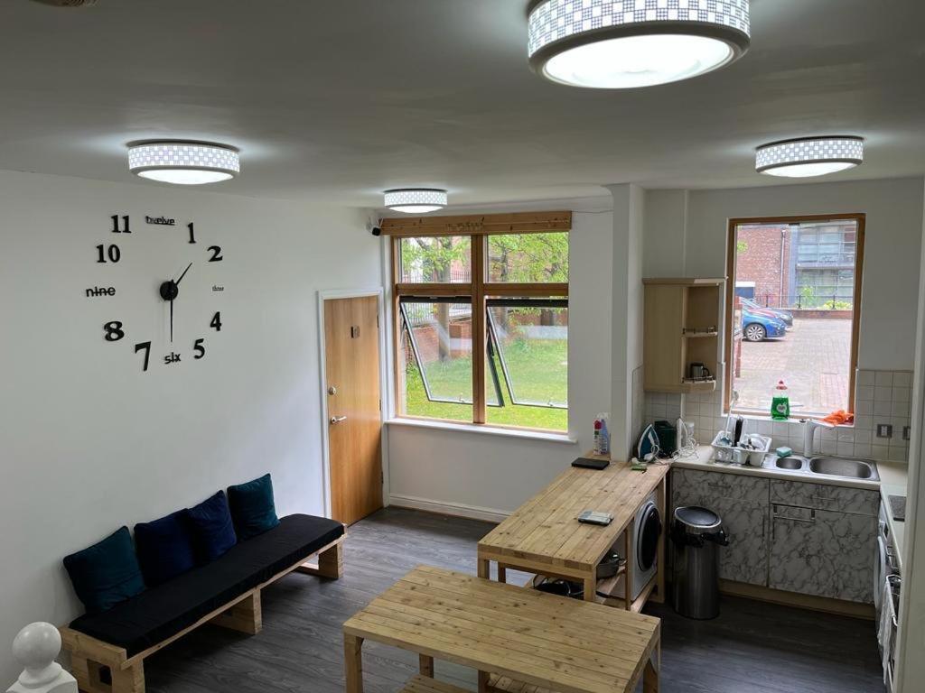 Centre 4 * Manchester